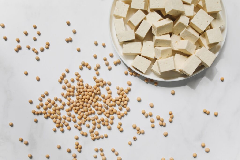 Tofu im Rohzustand gewürfelt